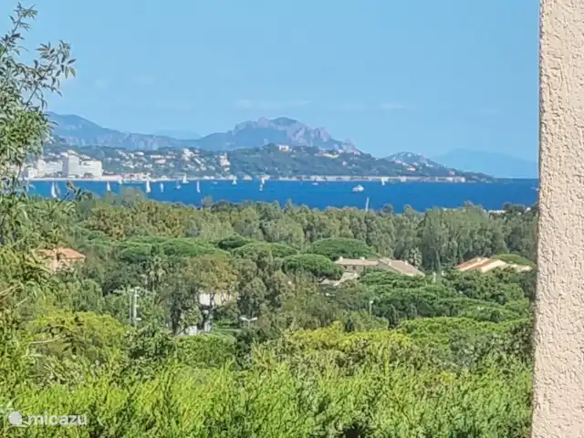Maison Cocorico vista sin obstáculos en Francia, Costa Azul, Cogolin - casa vacacional Ver lo que nppot aburrido, el macizo de los maures y la bahía de st.tropez