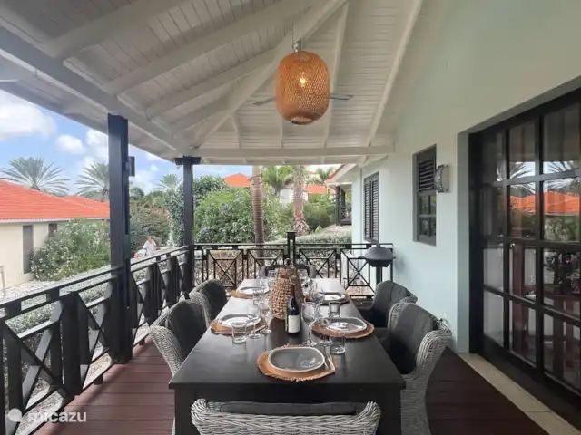 The Blue Bay Beachvilla huren in Curaçao, Curacao-Midden, Willemstad - villa The Blue Bay Beachvilla - Veranda sfeervol dineren