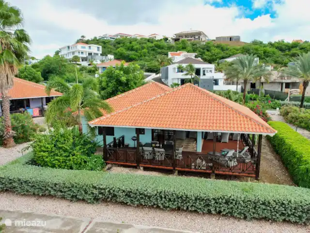 The Blue Bay Beachvilla huren in Curaçao, Curacao-Midden, Willemstad - villa The Blue Bay Beachvilla - Drone overview
