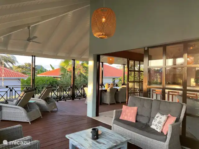 The Blue Bay Beachvilla huren in Curaçao, Curacao-Midden, Willemstad - villa The Blue Bay Beachvilla - Veranda