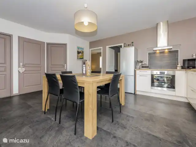 Sibadal en Francia, Lot,  Salviac - villa Comedor