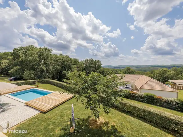 Sibadal en Francia, Lot,  Salviac - villa Piscina y vista