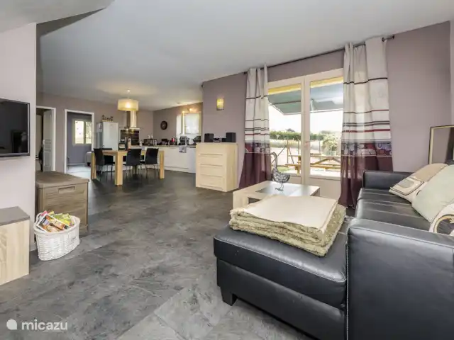 Sibadal en Francia, Lot,  Salviac - villa Salón