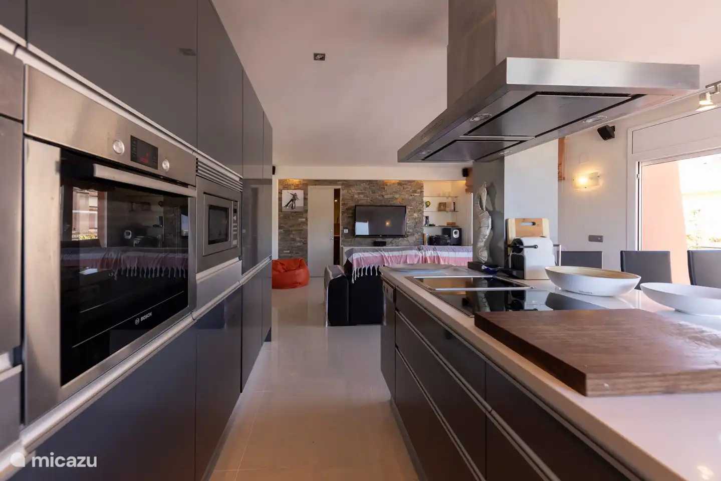 schöne offene Küche