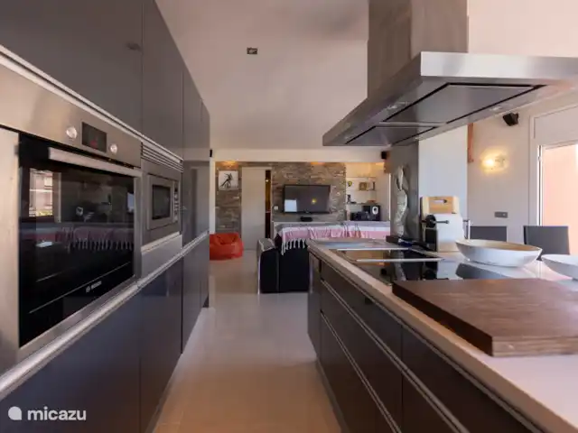 Beach Penthouse St. Feliu de Guixols | Espagne, Costa Brava, Sant Feliu de Guíxols - penthouse belle cuisine ouverte