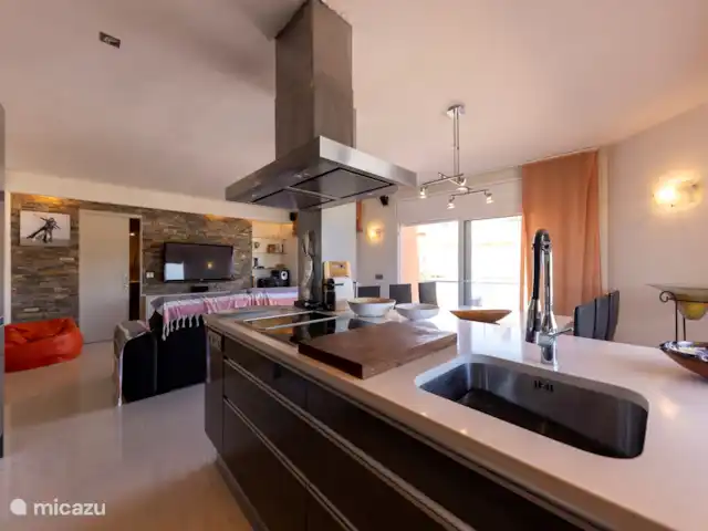Beach Penthouse St. Feliu de Guixols | Espagne, Costa Brava, Sant Feliu de Guíxols - penthouse cuisine ouverte