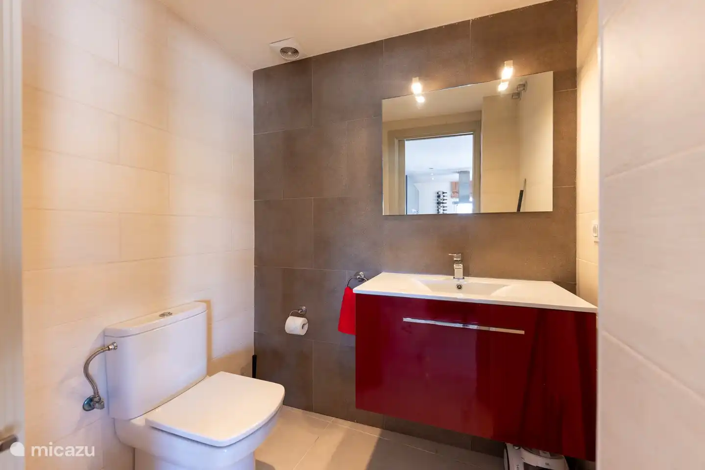 4/4 separate Toilette am Eingang