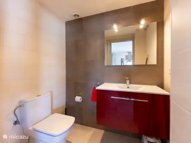 Beach Penthouse St. Feliu de Guixols | Espagne, Costa Brava, Sant Feliu de Guíxols - penthouse 4/4 wc séparé à l'entrée