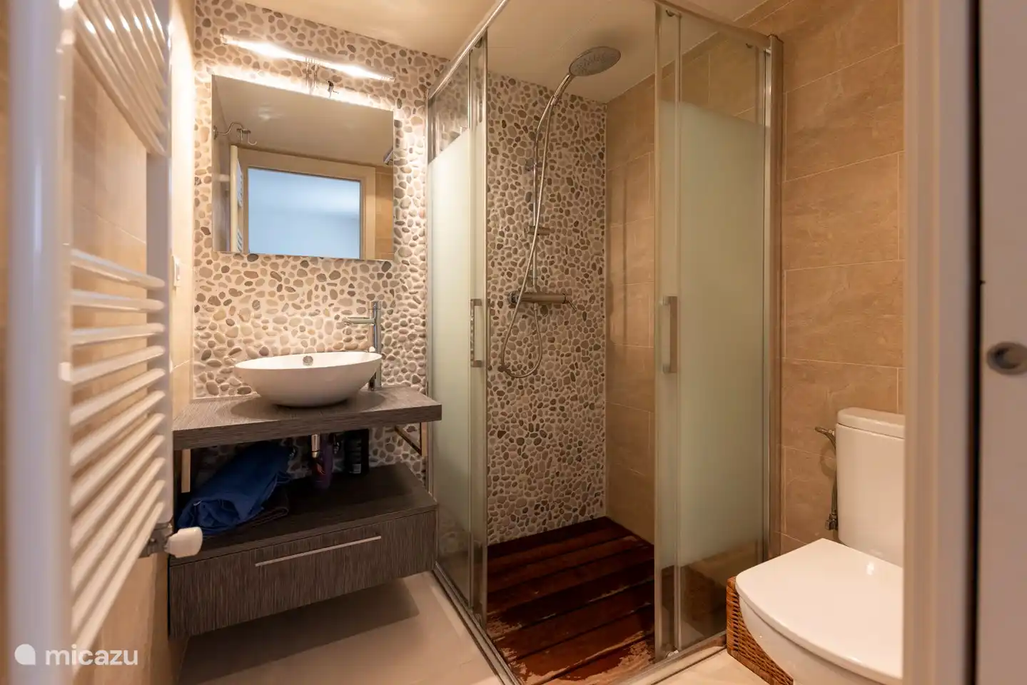 en-suite Badezimmer 2/4 zum Schlafzimmer 2/4