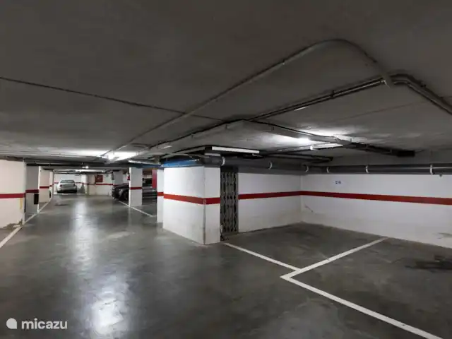 Beach Penthouse St. Feliu de Guixols | Espagne, Costa Brava, Sant Feliu de Guíxols - penthouse place de parking privée dans le bâtiment penthouse, disponible pour les petites voitures.