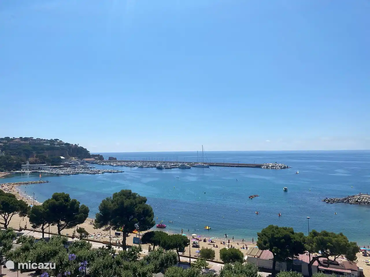 Die Bucht von Sant Feliu de Guixols