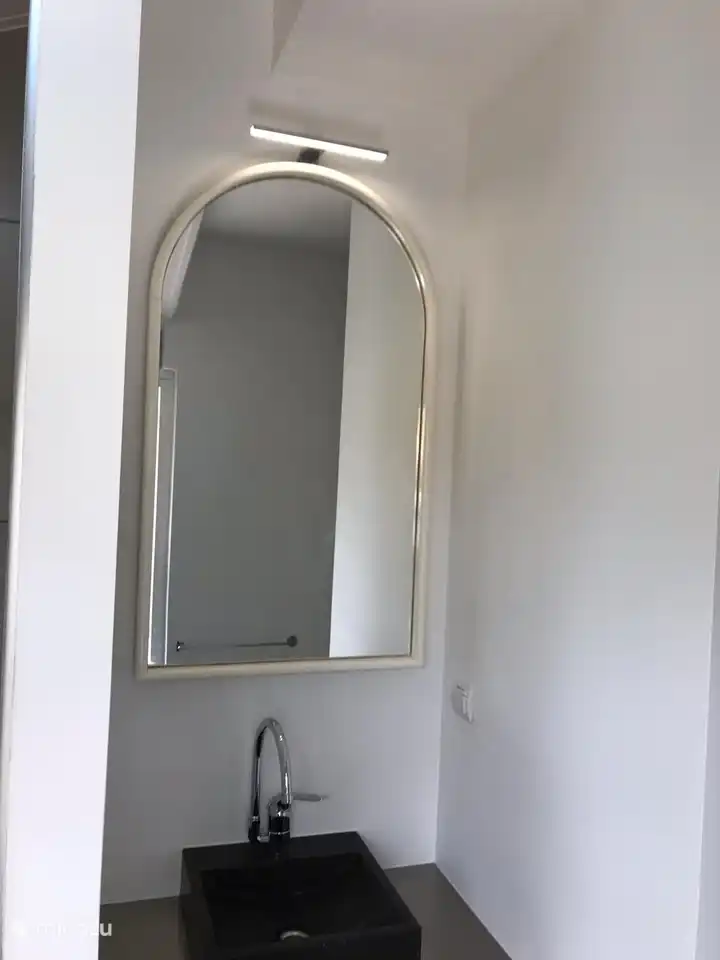 Waschbecken mit Licht