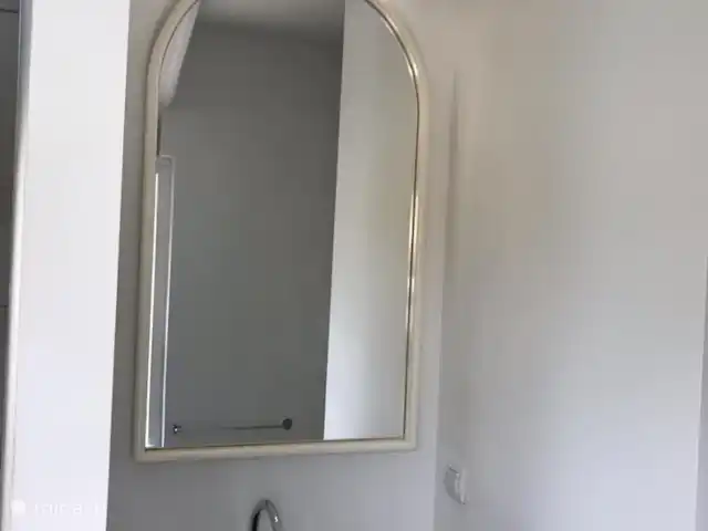 appartement huren in Curaçao, Curacao-Midden, Matancia – Dons’ Place Wastafel met licht