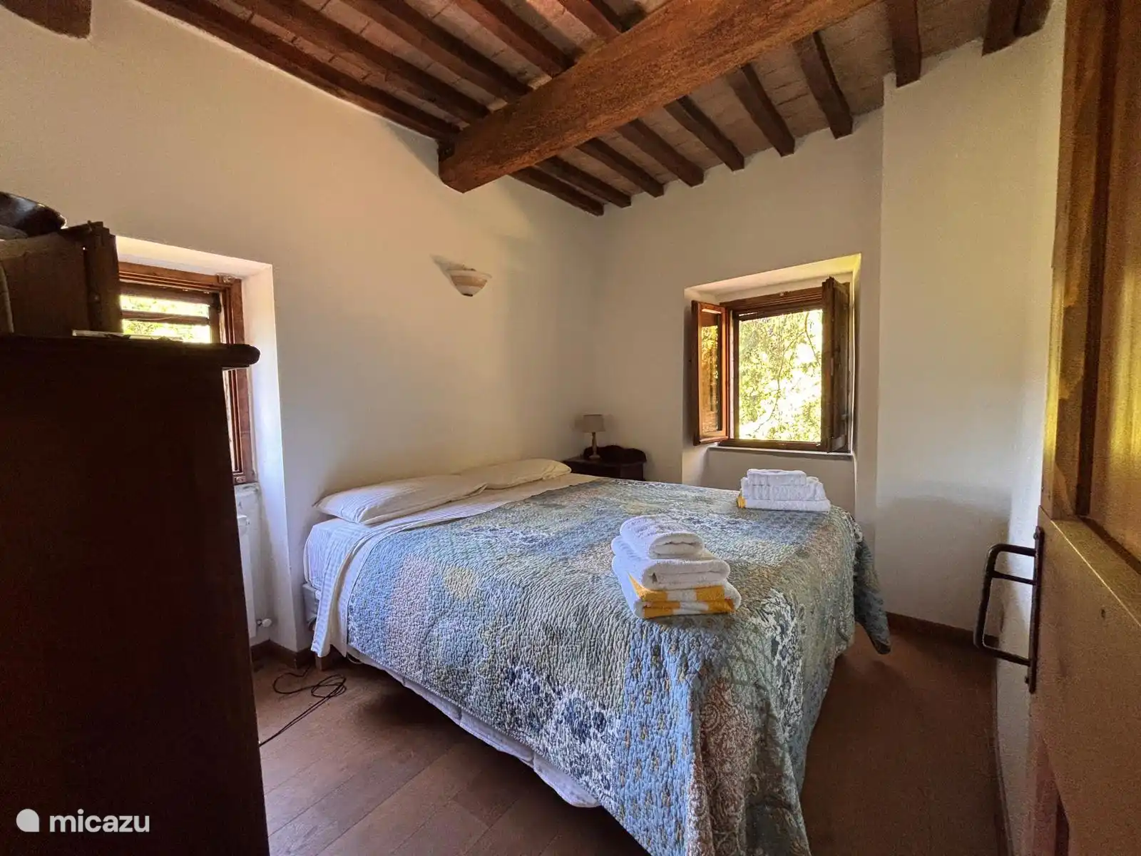 bedroom 2 in guest house with double bed or 2 single beds