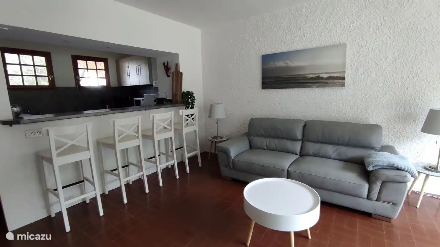 Notre confortable appartement spacieux est meublé de façon moderne et adapté pour 4 personnes