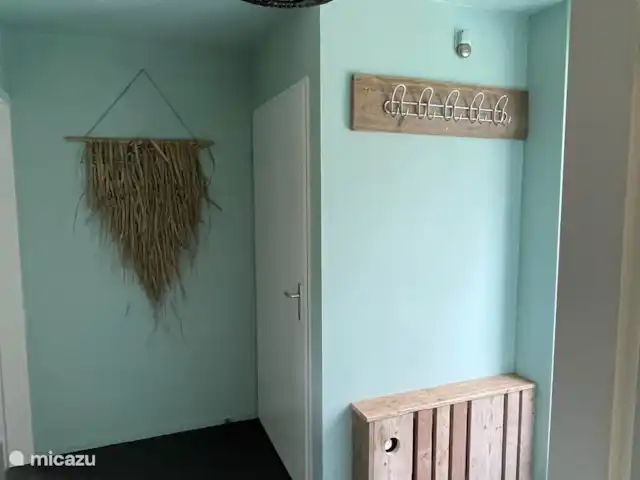 Casa de vacaciones Vlinder con estación de carga en Países Bajos, Güeldres, Lochem - casa vacacional Hall con aseo independiente, perchero y armario