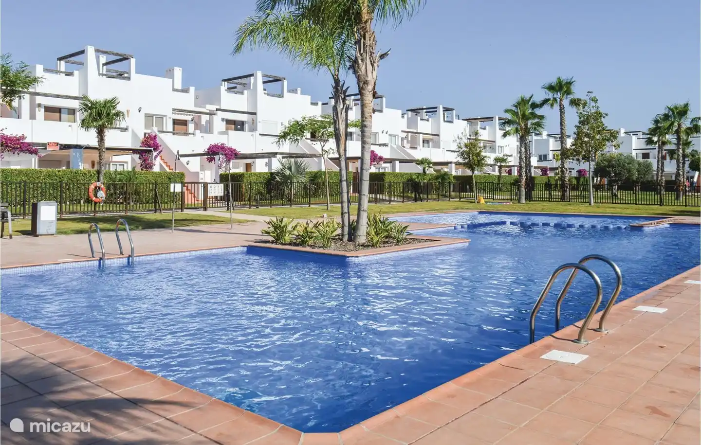 1 des nombreuses piscines