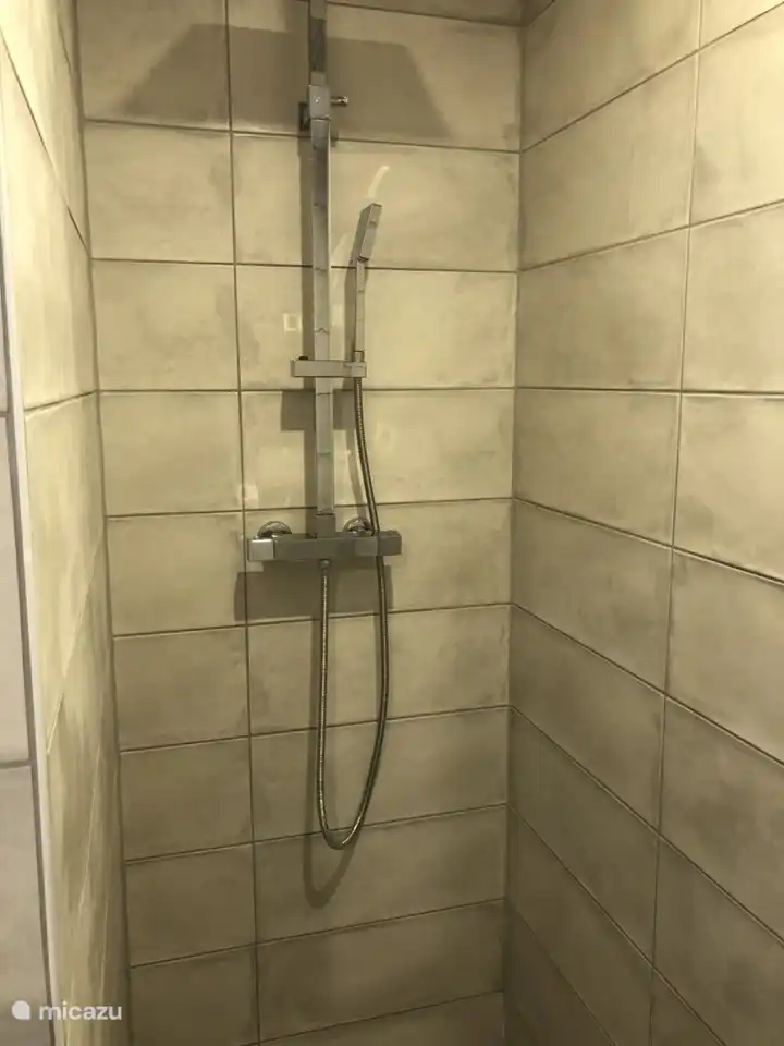 begehbare Dusche Schlafzimmer 1 und 2 Casa Stirio