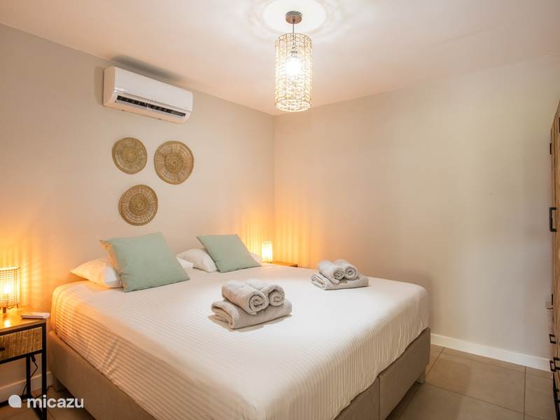 Holiday home in Curaçao, Banda Ariba (East), Jan Thiel Apartment 6p. apartment with veranda