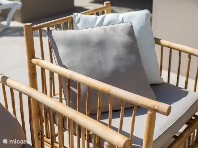 Location de Vacances Curaçao, Banda Ariba (est), Jan Thiel, appartement - Appartement quadruple avec balcon salon ensemble