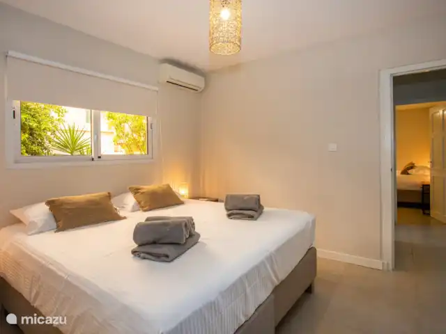 Location de Vacances Curaçao, Banda Ariba (est), Jan Thiel, appartement - Appartement quadruple avec balcon chambre 1