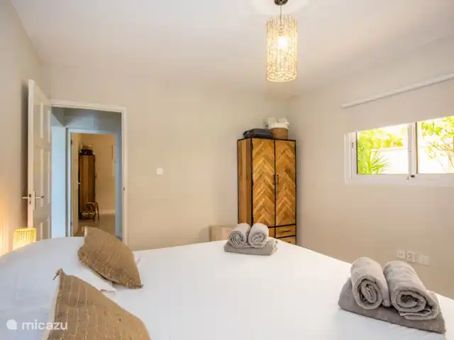 Location de Vacances Curaçao, Banda Ariba (est), Jan Thiel, appartement - Appartement quadruple avec balcon chambre 2