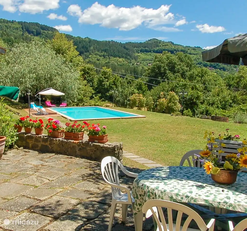 Huis met privé zwembad nabij Lucca
