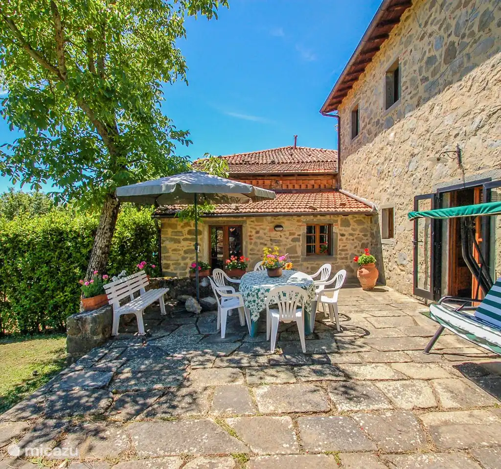 Huis met privé zwembad nabij Lucca