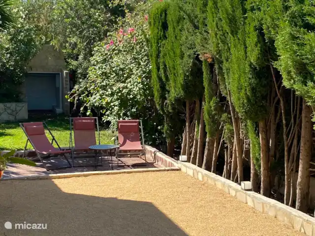 Villa Violeta : famille, plaisir et soleil | Espagne, Costa Blanca, Jávea - maison de vacances Le terrain de pétanque tant attendu derrière la casita.