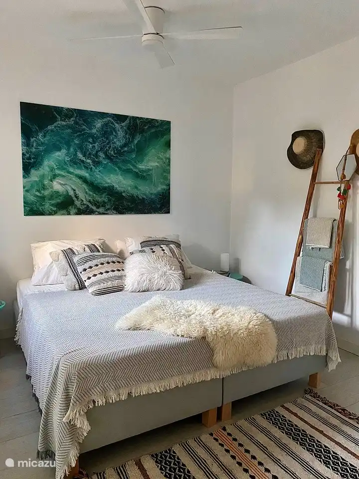 Zimmer 1 im Casa Montgo. Bett (180x200) oder 2 Einzelbetten.