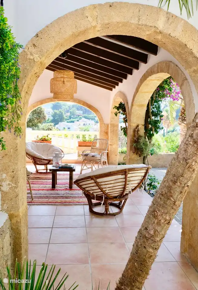 Die Naia, die überdachte Terrasse.