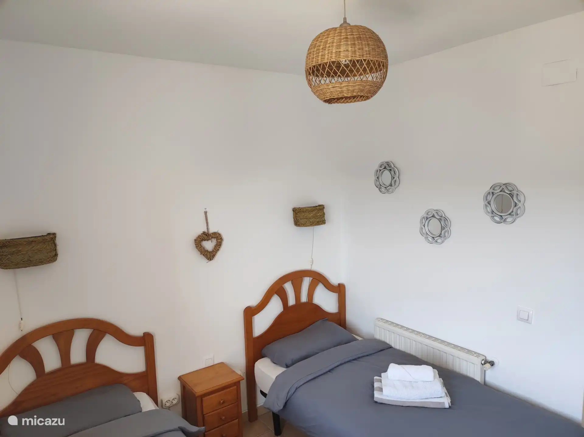 Schlafzimmer mit 2 Einzelbetten