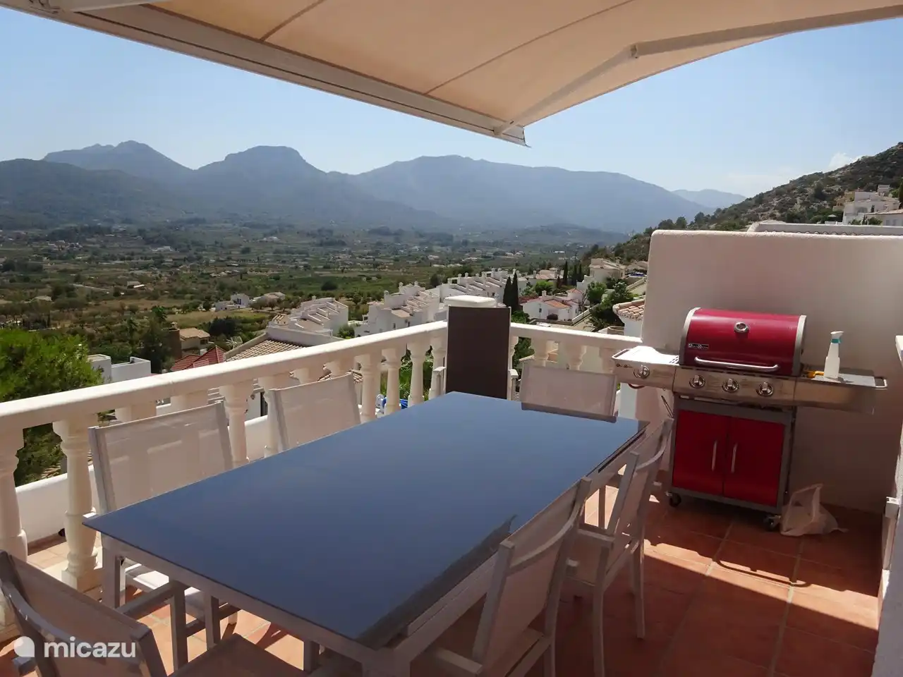 gro&#223;er Esstisch und BBQ Casalucka4enjoy