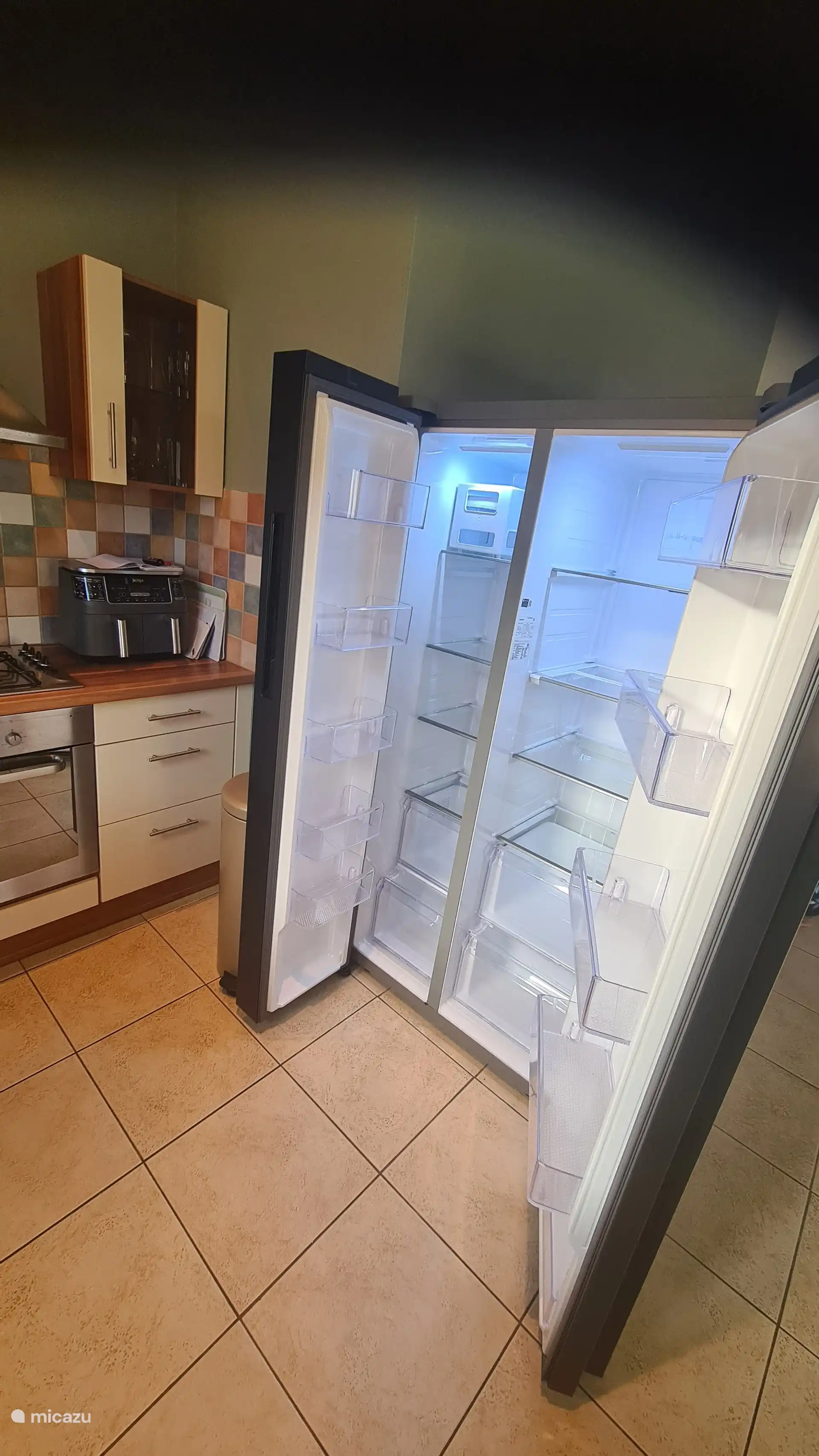 Fridge freezer combination 2025 new with ice cube maker
On countertop air fryer
