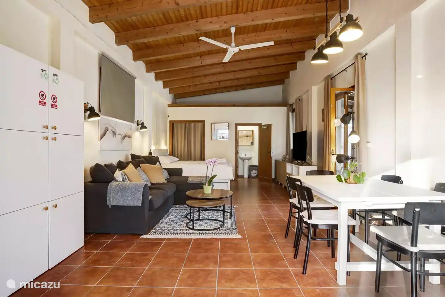 zicht op LaCasita : 50 m2 leef - en slaapruimte