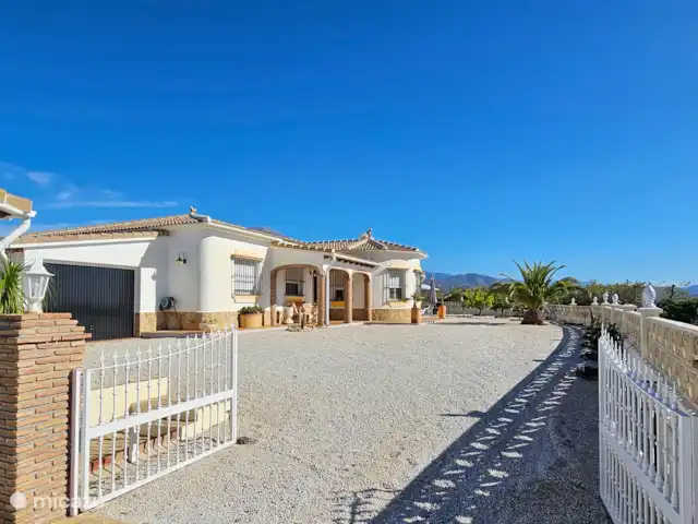 Casa del Sueño en España, Andalucía, Viñuela - villa entrada