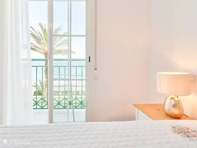 Holiday Andaluz TD04 Club El Oasis huren in Spanje, Costa del Sol, Torrox - appartement hoofdslaapkamer met direct zicht op de zee