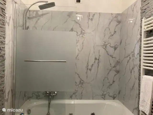 Porto Letizia-Appartement P3 | Italie, Lacs italiens , Porlezza - appartement Baignoire avec équipement de douche