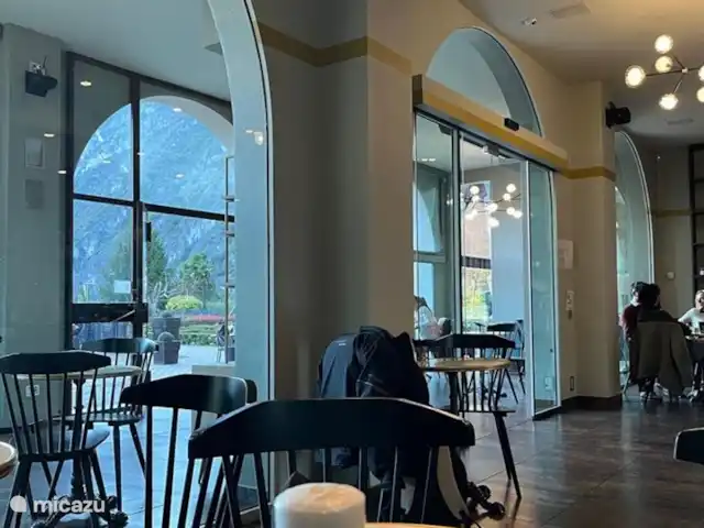 Porto Letizia-Appartement P3 | Italie, Lacs italiens , Porlezza - appartement Pour une jolie vue tout en sirotant un bon verre, prenez place au « Panama bar » et plus en bas de la résidence Porto Letizia.