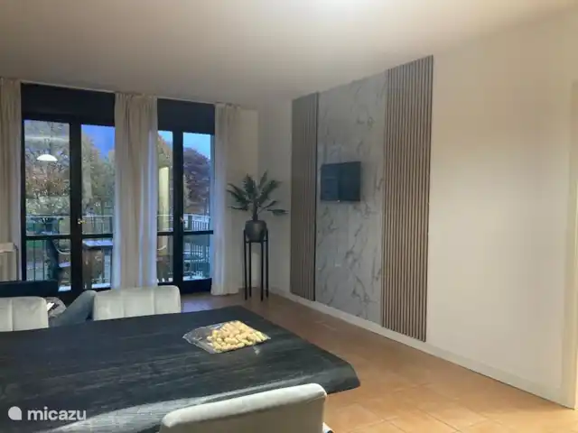 Porto Letizia-Appartement P3 | Italie, Lacs italiens , Porlezza - appartement Table de bar confortable pour un délicieux petit déjeuner