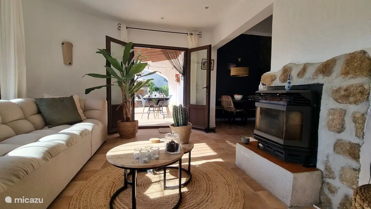 Vue du salon vers naya