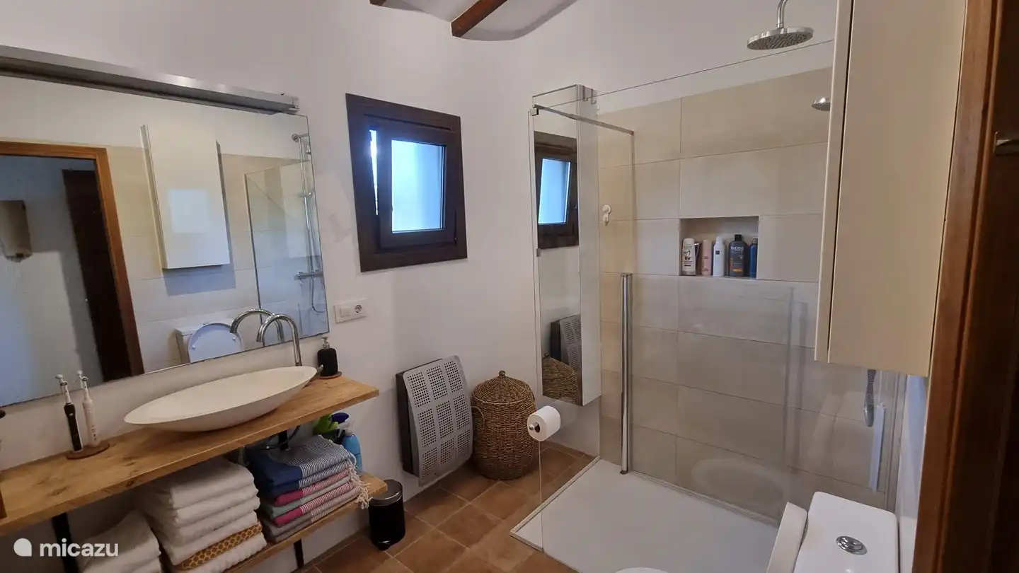 Salle de bain 1 (attenante)