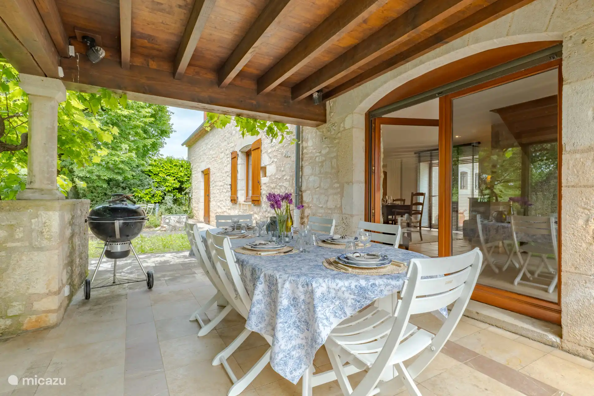 Terrace with bbq 
