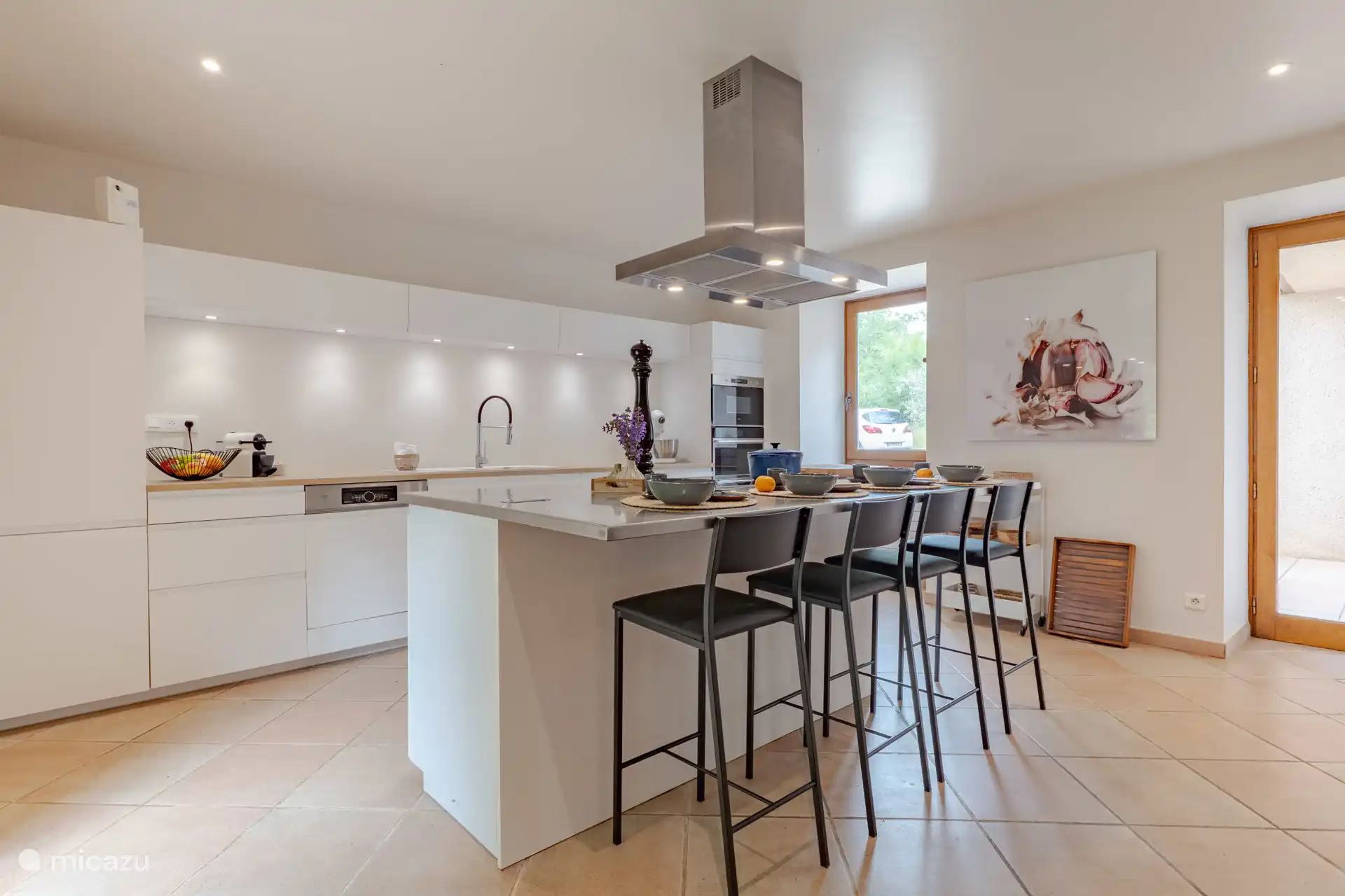 Kitchen with cooking island