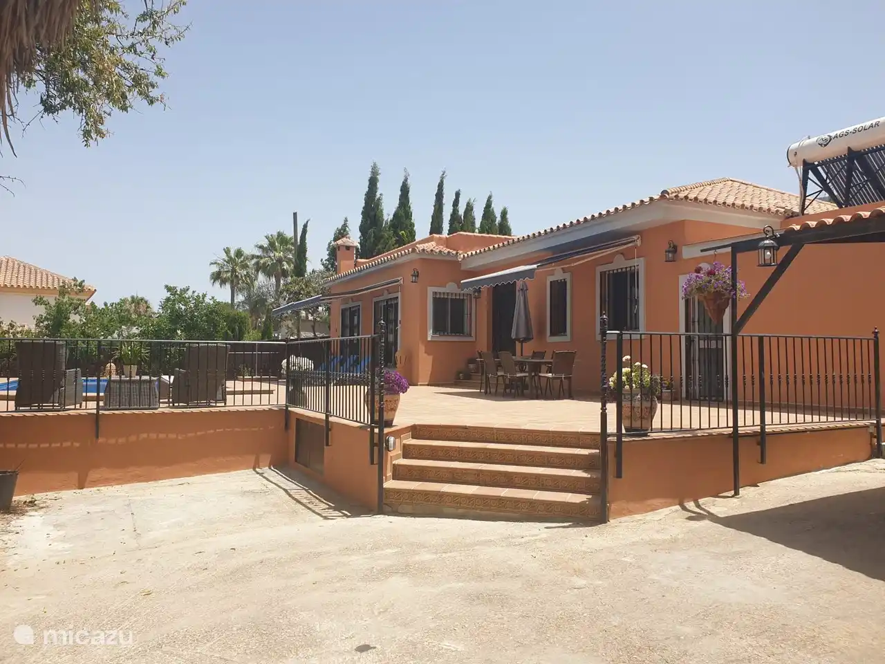 Rent Villa Mariposa in Alhaurin Golf, Costa del Sol. Micazu