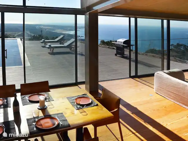 Villa Embrace en Portugal, Costa de Lisboa, Cascais - villa Cocina con vista al mar.