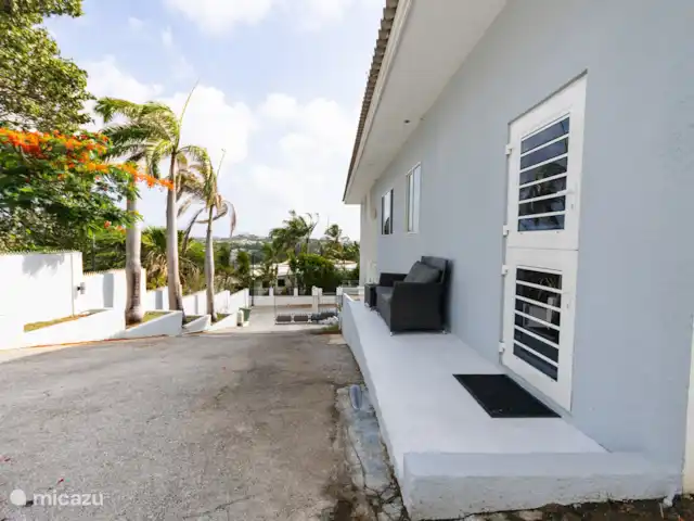 Studio Appartement Volterra | Curaçao, Curaçao-Centre, Mahaai/Damacor - studio Porche extérieur