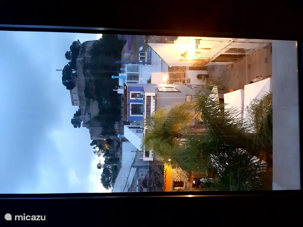 Down below the very cozy square with a number of catering establishments, also a Dutch terrace!