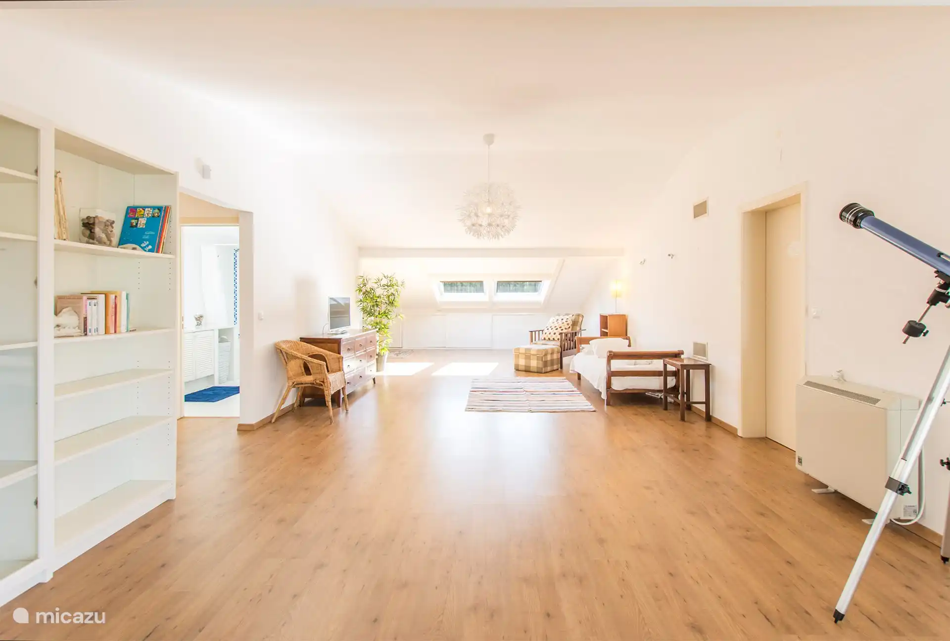 Spielen Sie auf dem Dachboden