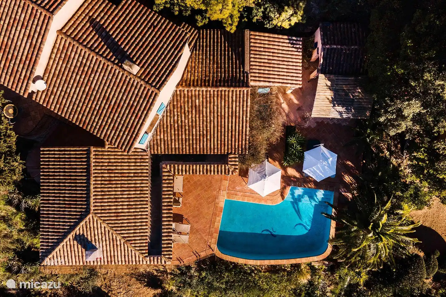 Photo of the top of the villa